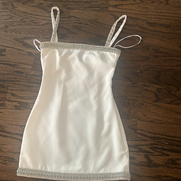 Retrofete Regina Shell White Mini Dress - Picture 2 of 3